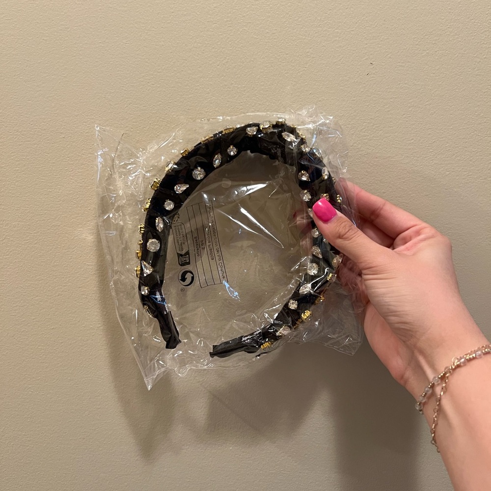 Elegant Black Headband with Jewels